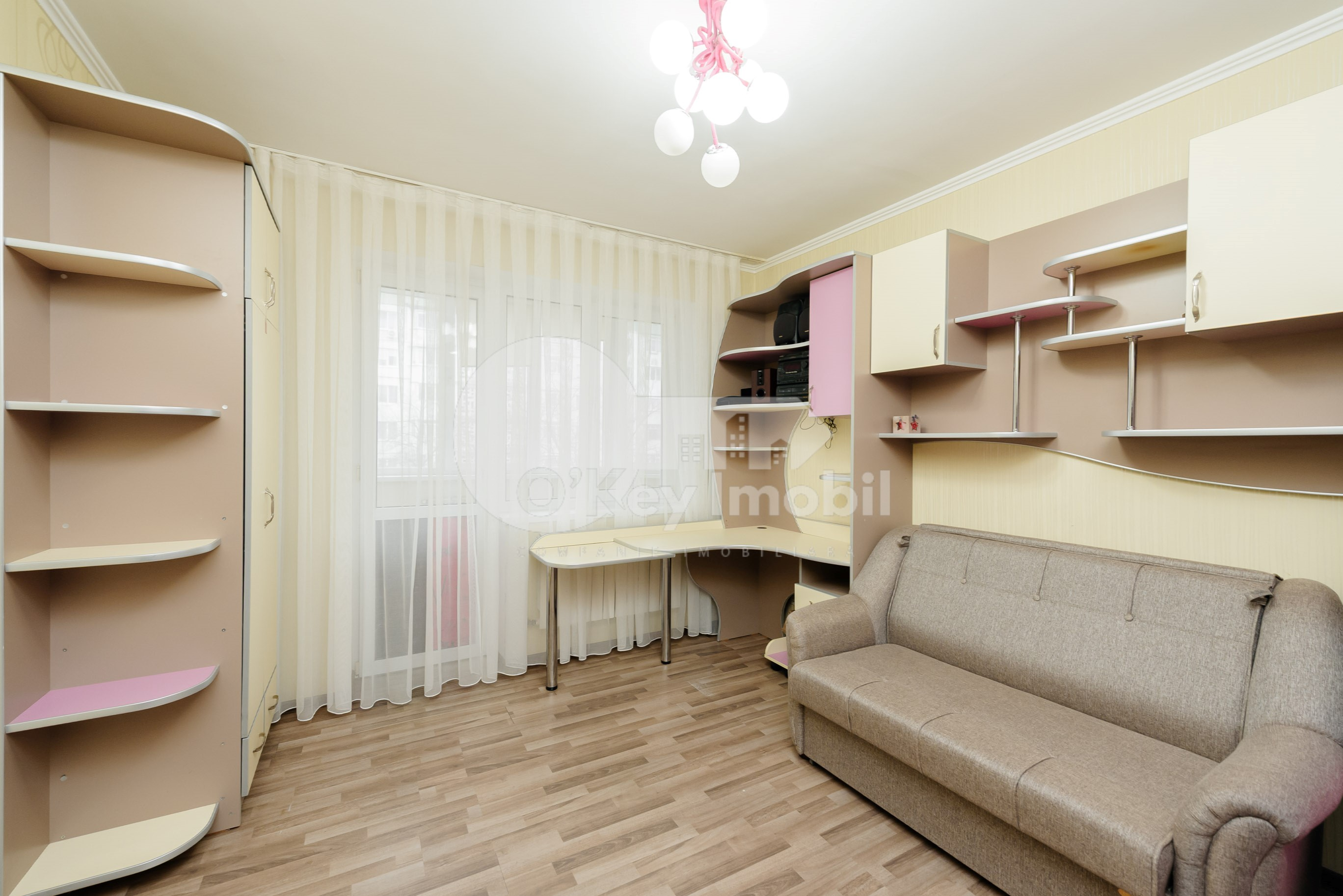 Apartament, Buiucani, LIVIU DELEANU
