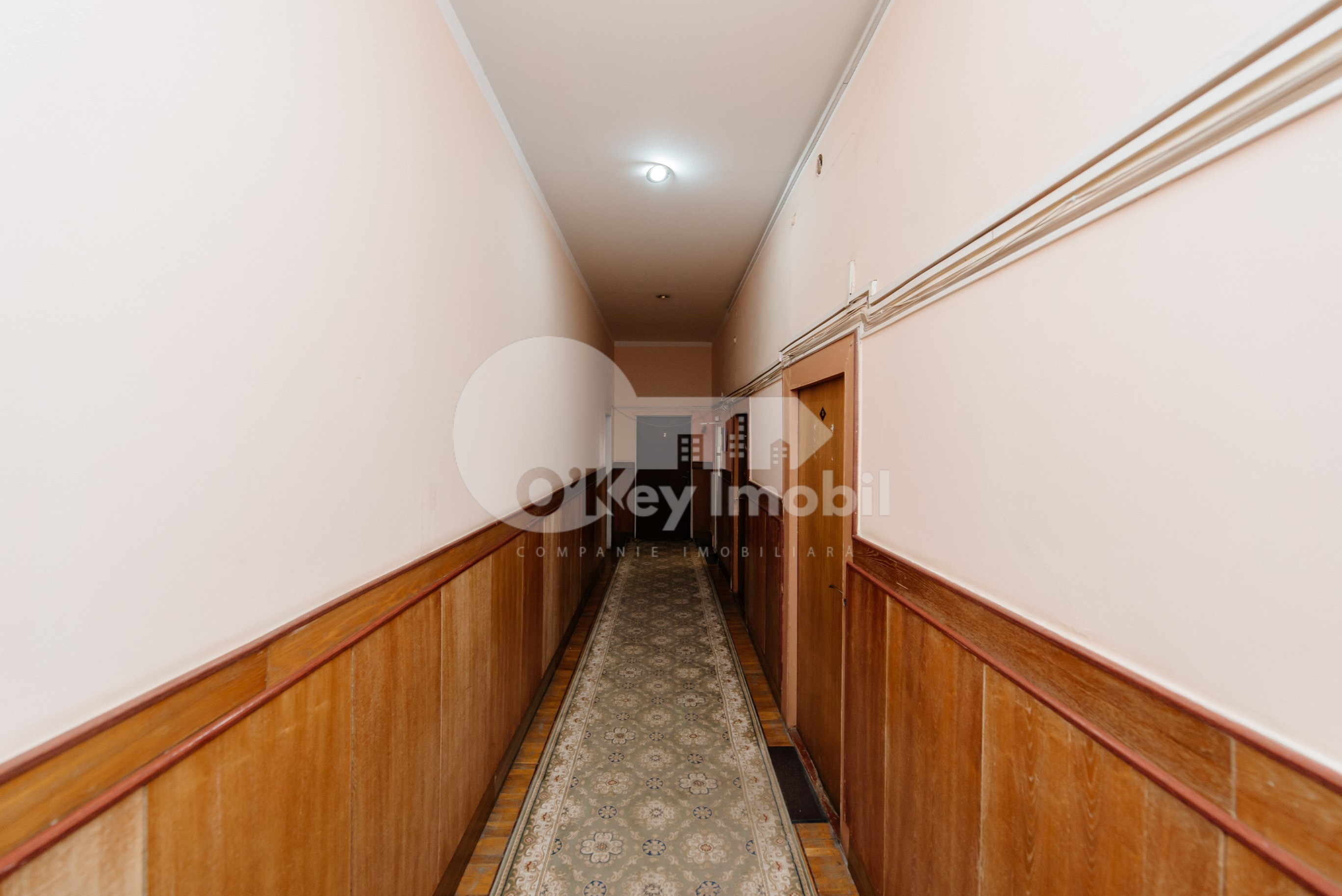 Oficiu, Centru, COLUMNA