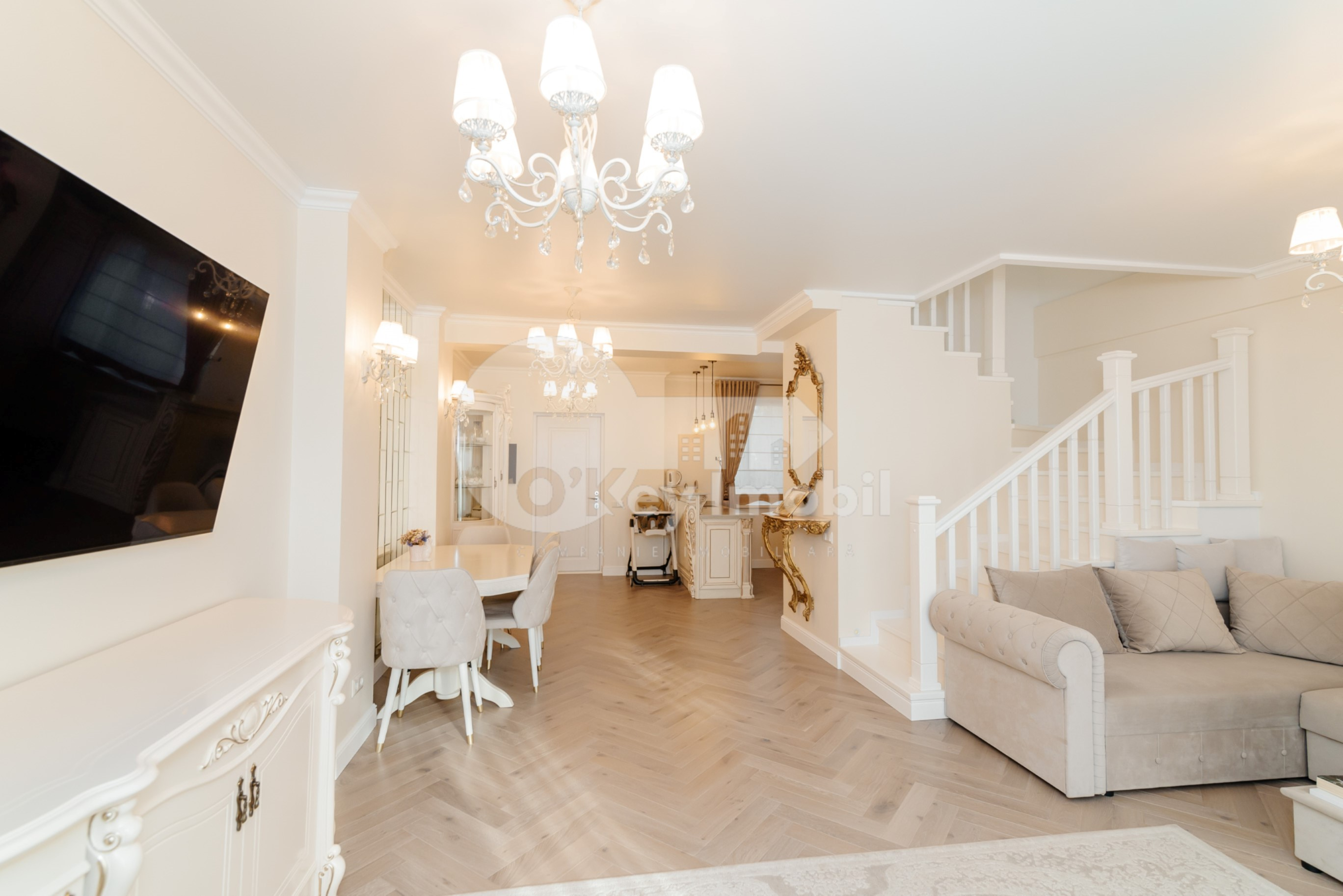 Townhouse, Centru, MELESTIU