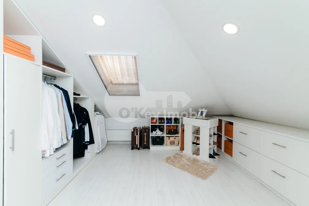 Townhouse, Centru, MELESTIU