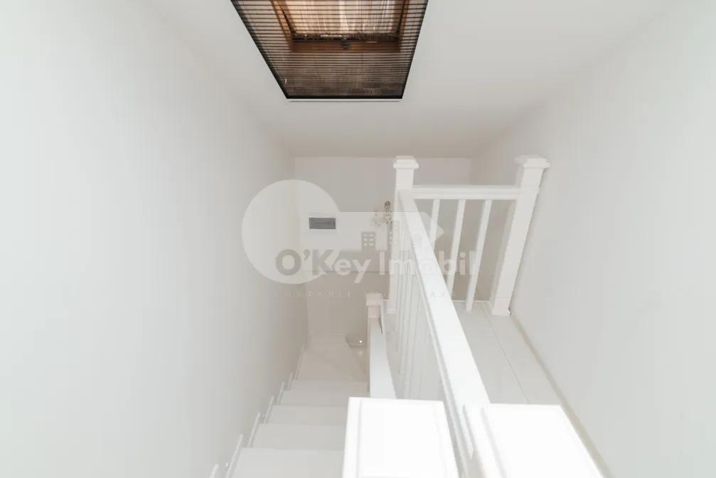 Townhouse, Centru, MELESTIU