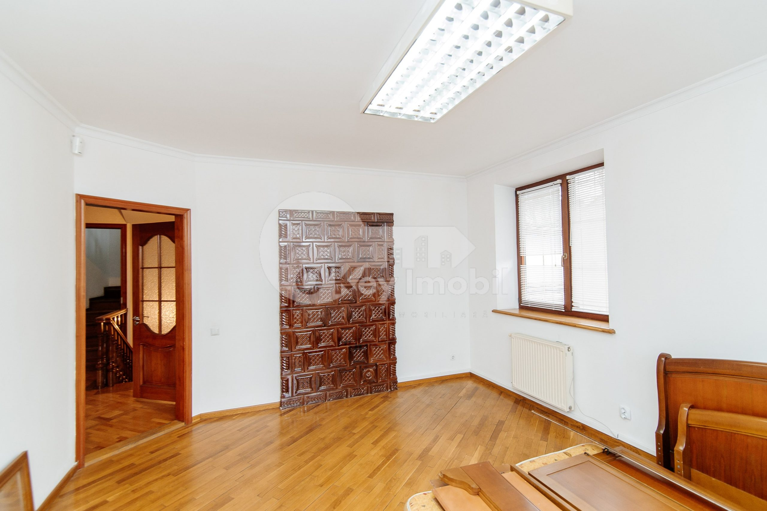 Oficiu, Centru, NICOLAE IORGA