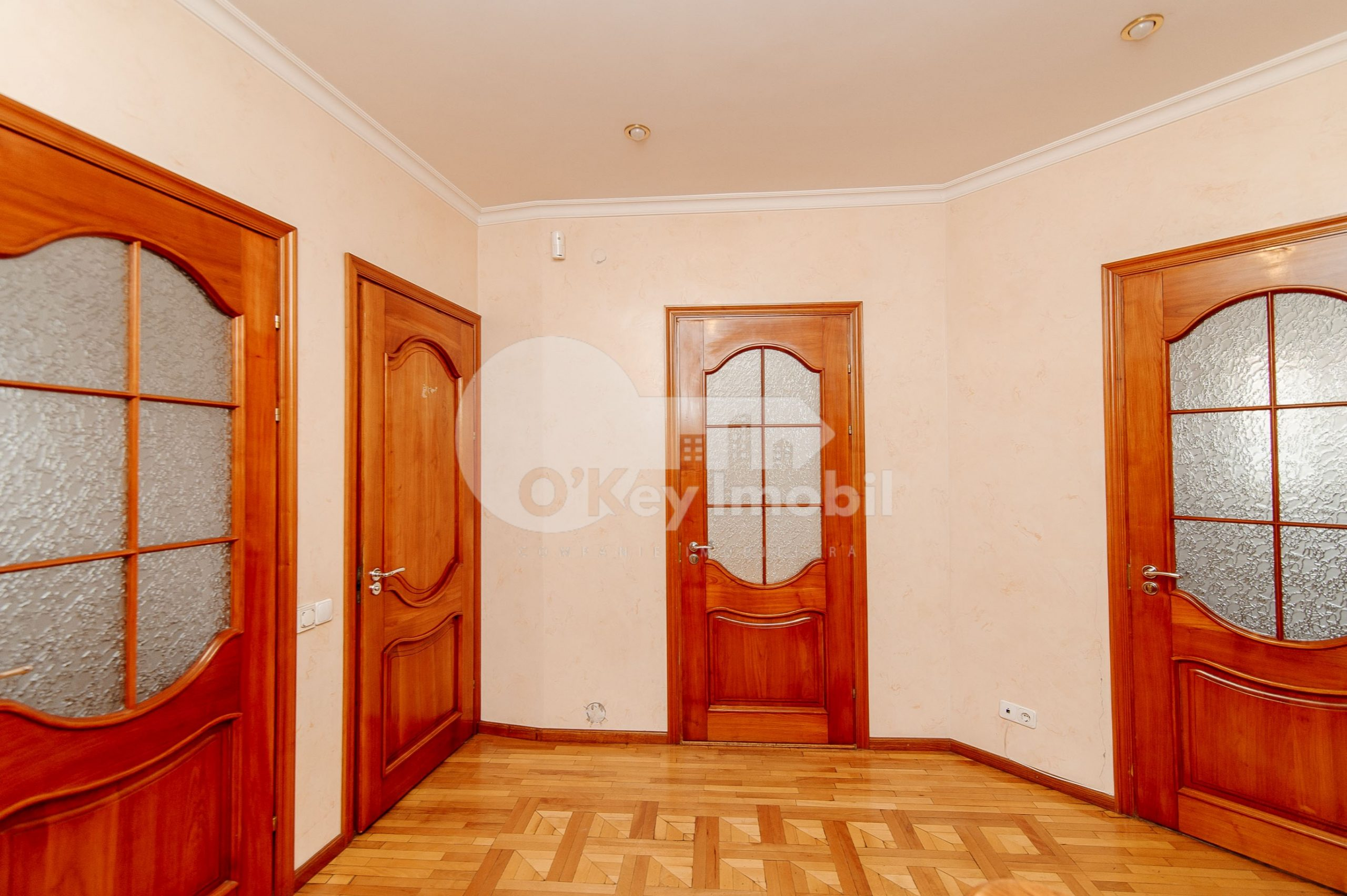 Oficiu, Centru, NICOLAE IORGA