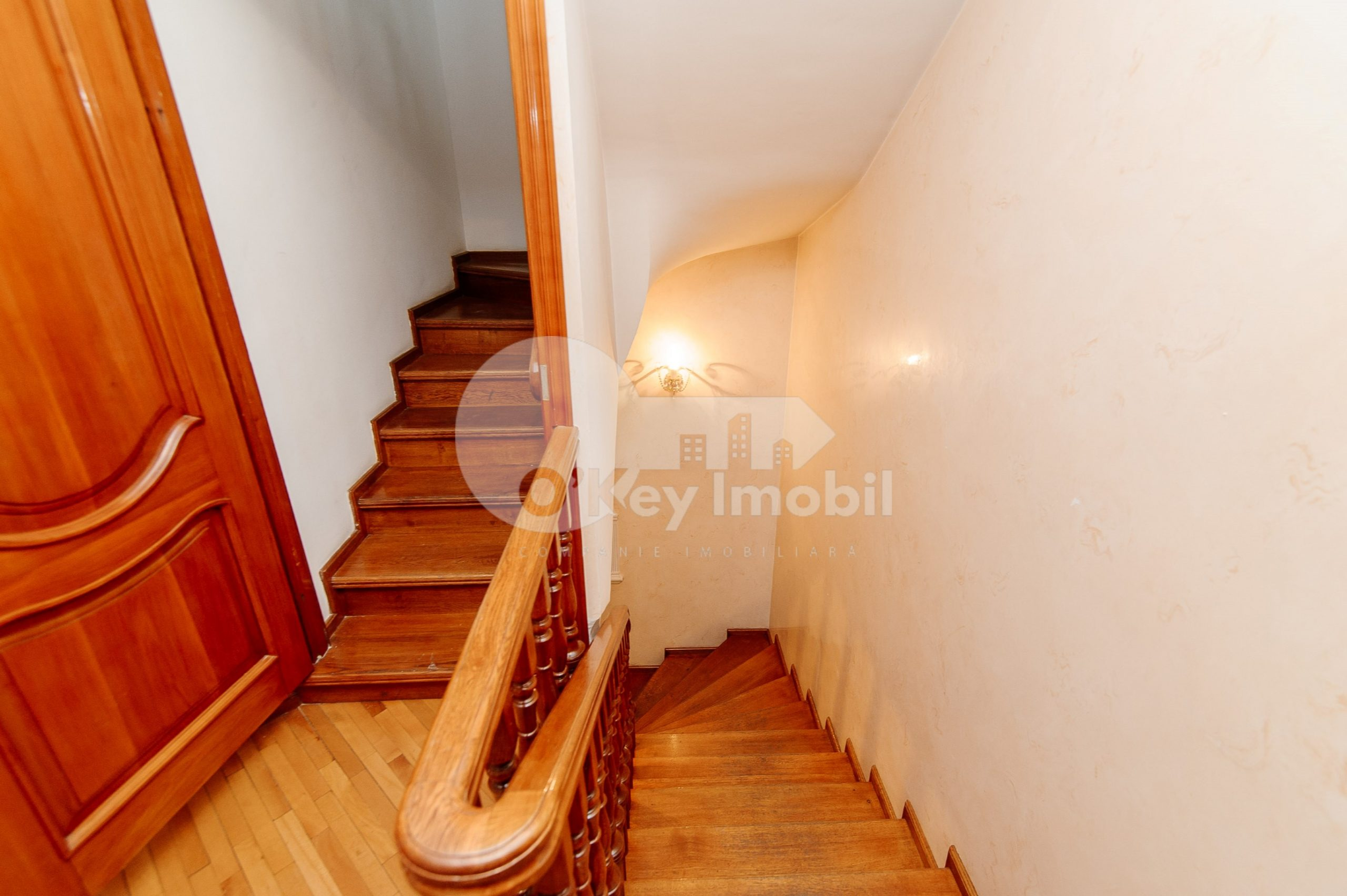 Oficiu, Centru, NICOLAE IORGA