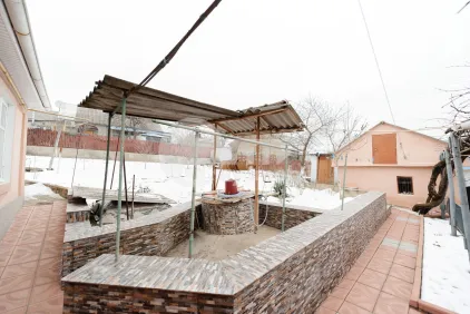 Casă, CRIULENI