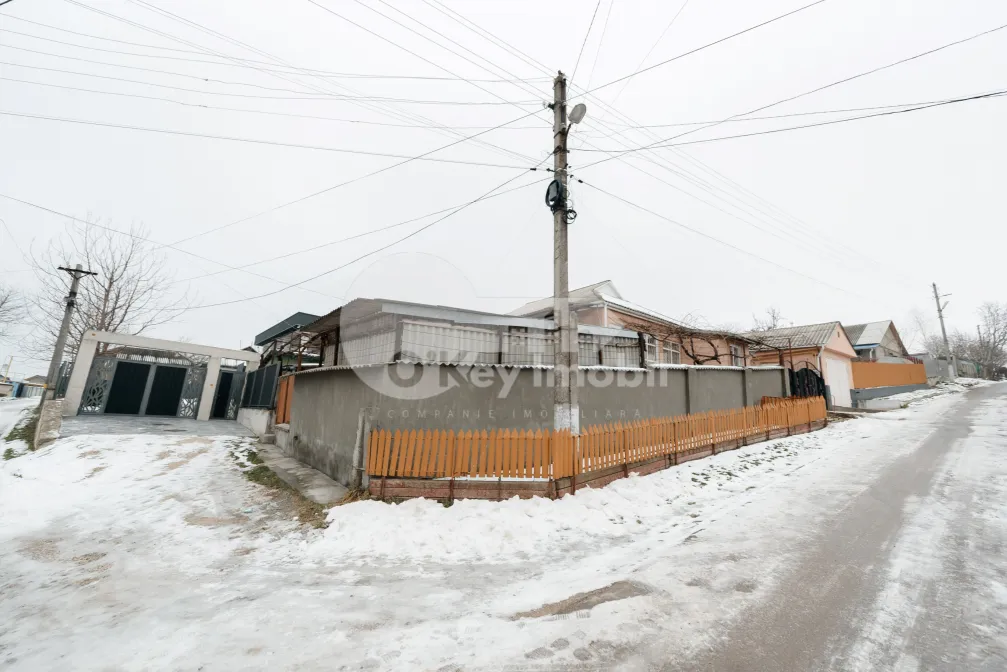 Casă, CRIULENI