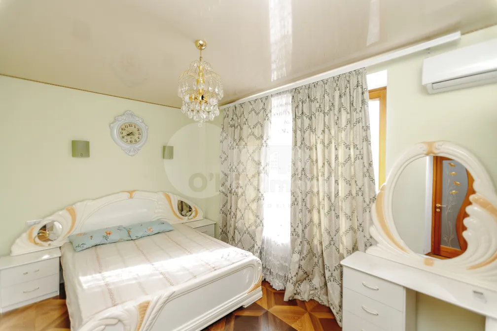 Дом, Центр, СФЫНТУЛ ГЕОРГЕ