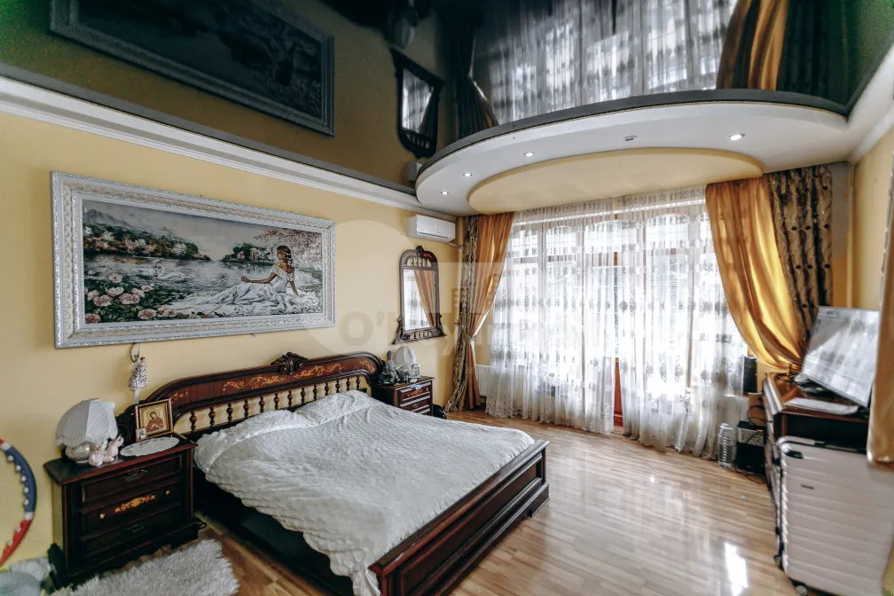 Дом, Центр, СФЫНТУЛ ГЕОРГЕ