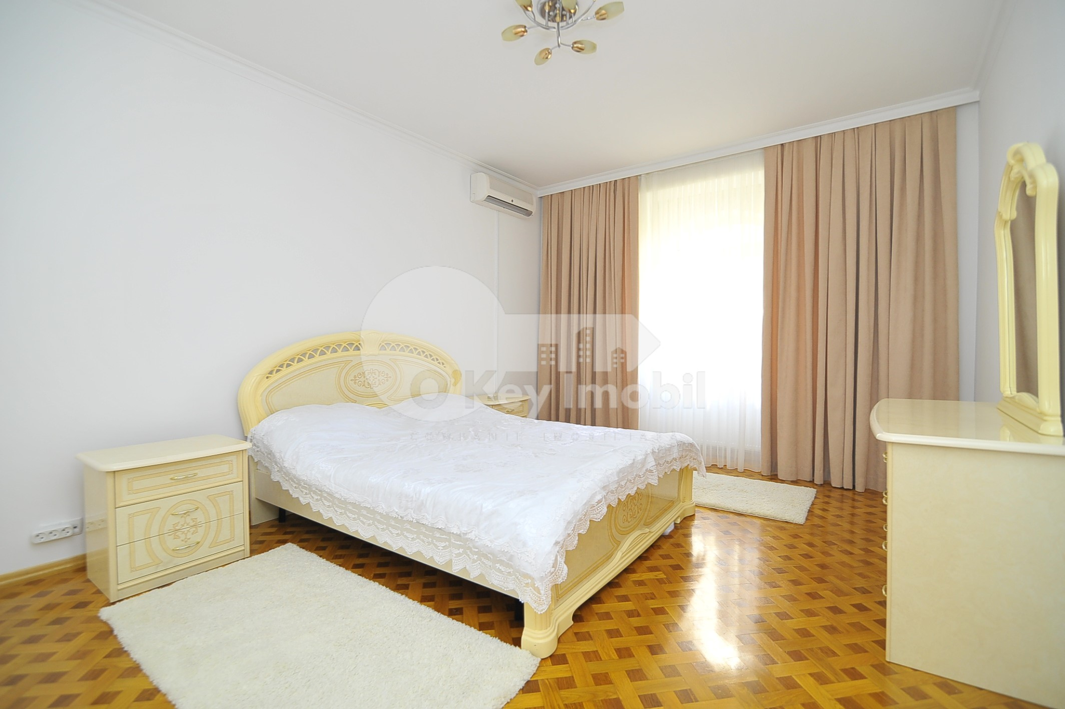 Casă, Centru, MOARA ROȘIE