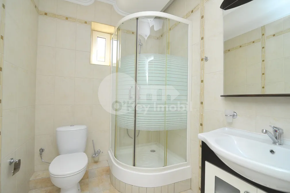 Дом, Центр, МОАРА РОШИЕ