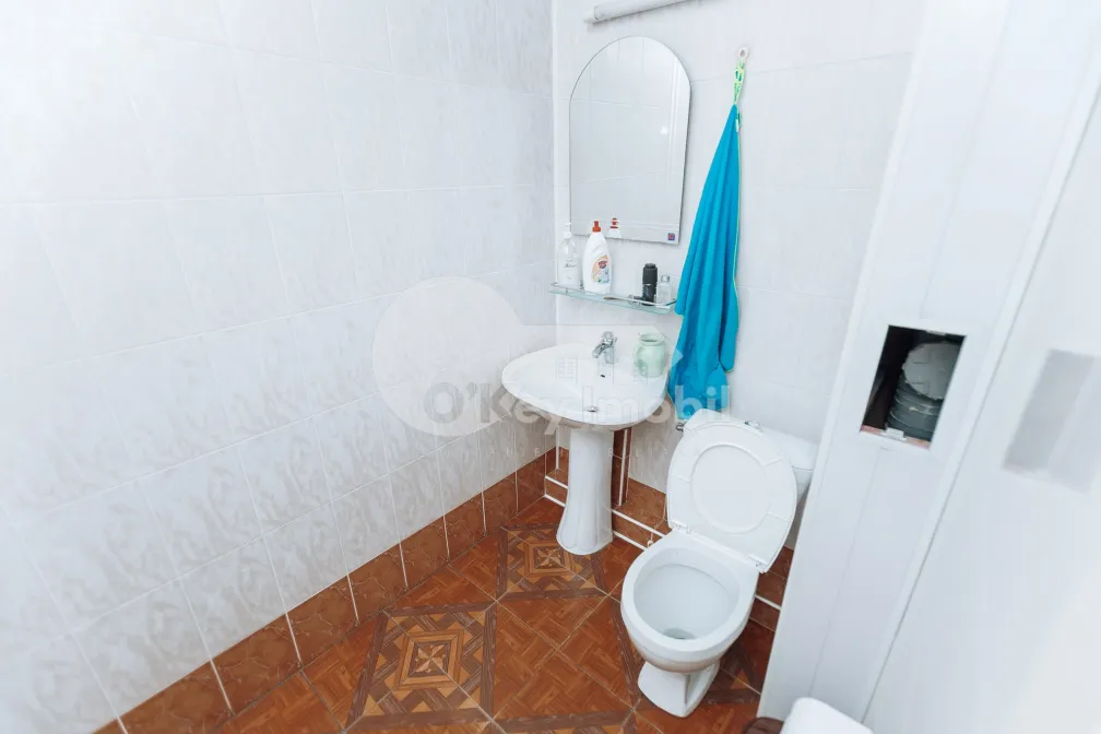 Офис, Ботаника, БУРЕБИСТА