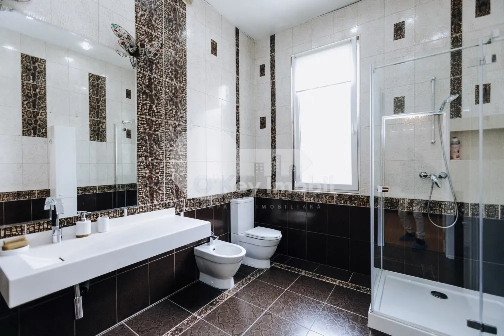 Дом, Телецентр, НУКАРИЛОР