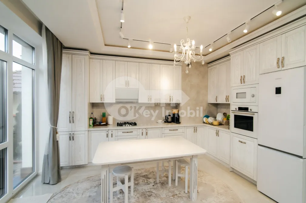 Дом, Центр, ЧОКЫРЛИЕЙ