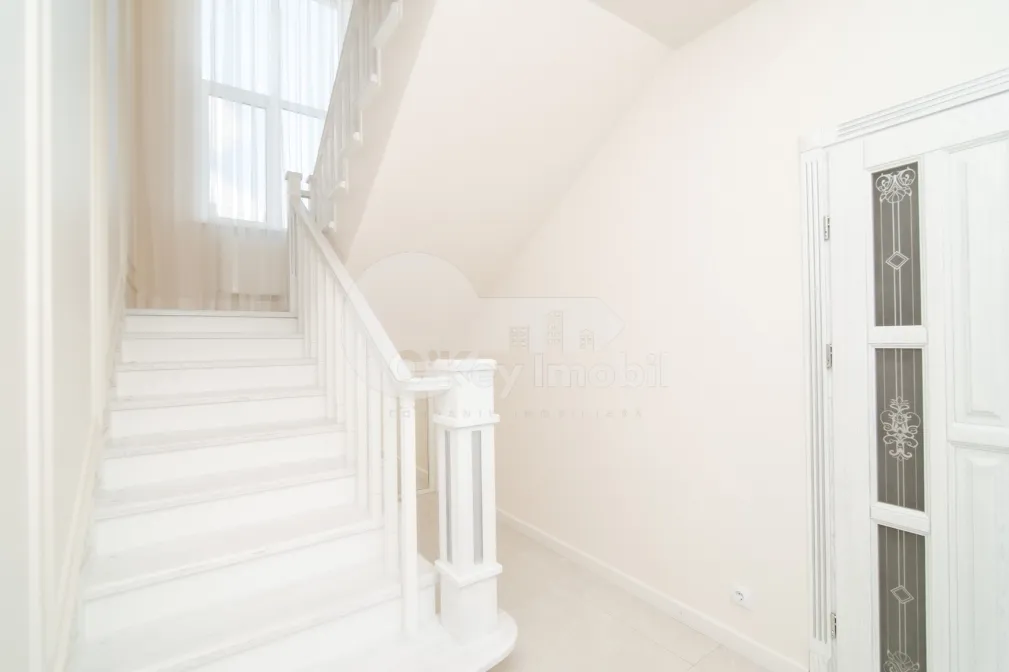 Дом, Центр, ЧОКЫРЛИЕЙ