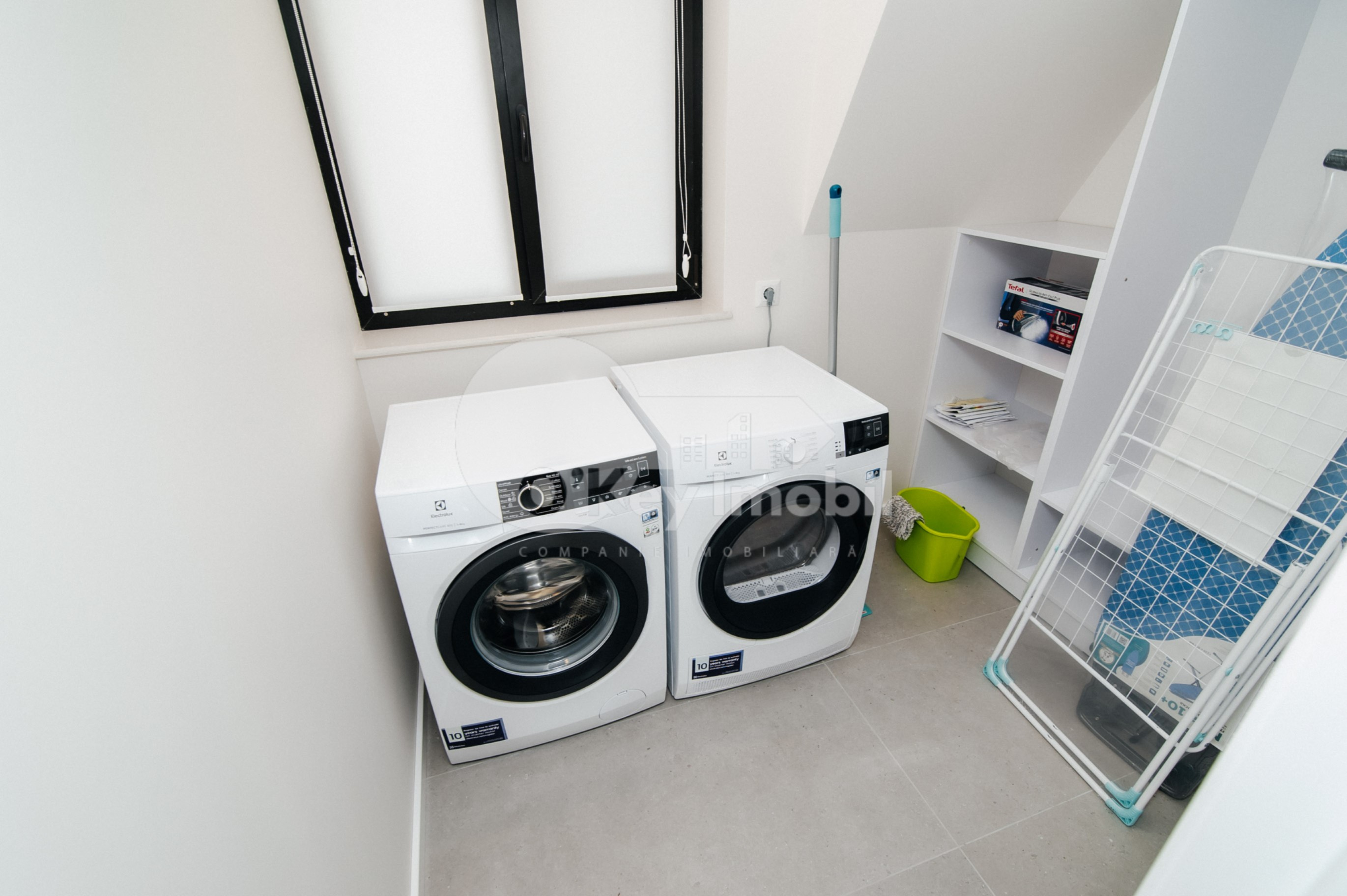 Casă, Centru, GEORGE MENIUC