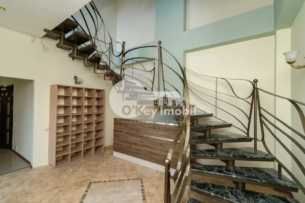 Комм. помещение, Центр, ЩУСЕВА