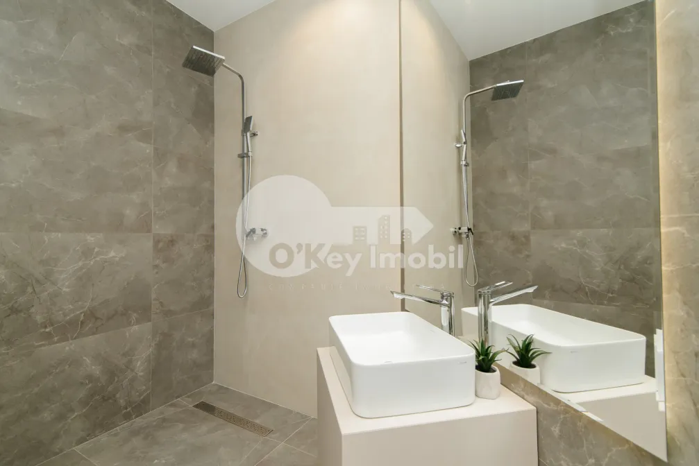 Penthouse, Centru, MELESTIU