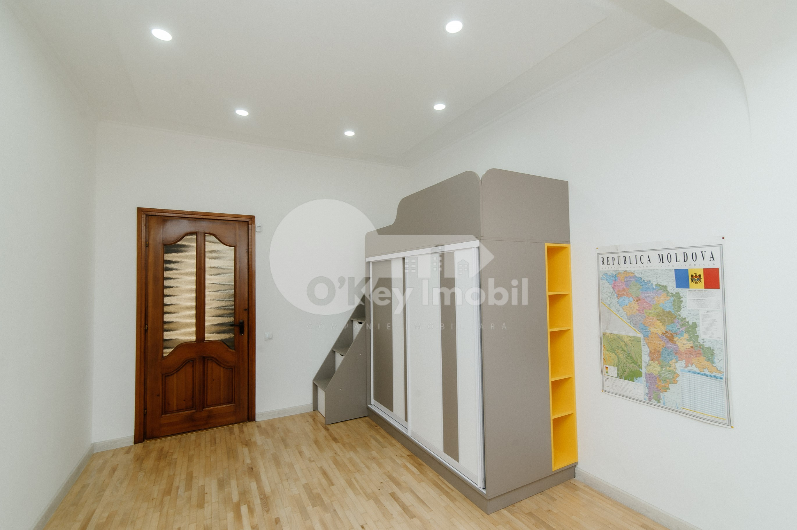 Casă, Botanica, CETATEA ALBĂ