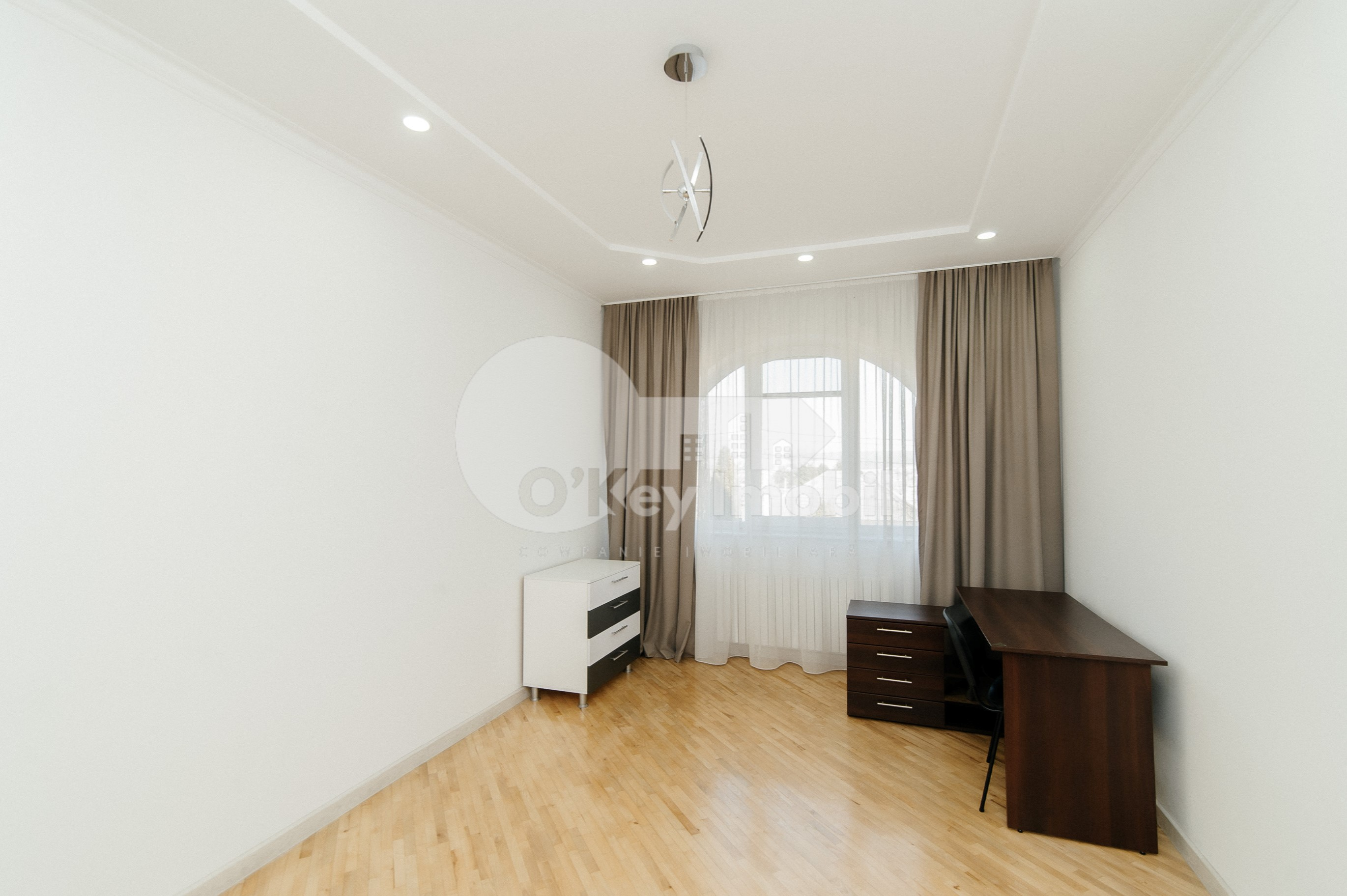 Casă, Botanica, CETATEA ALBĂ