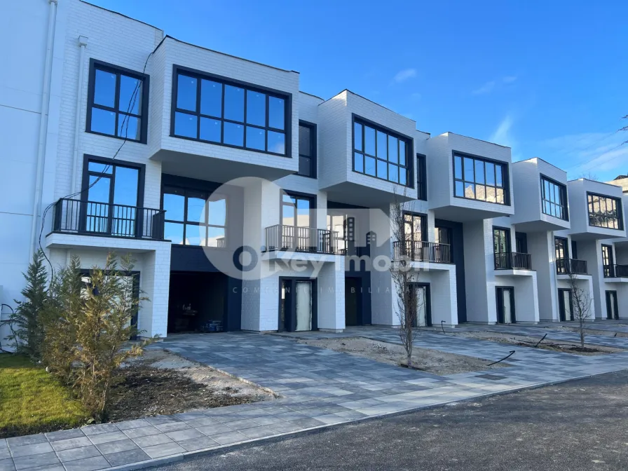 Townhouse,Buiucani, GHIOCEILOR