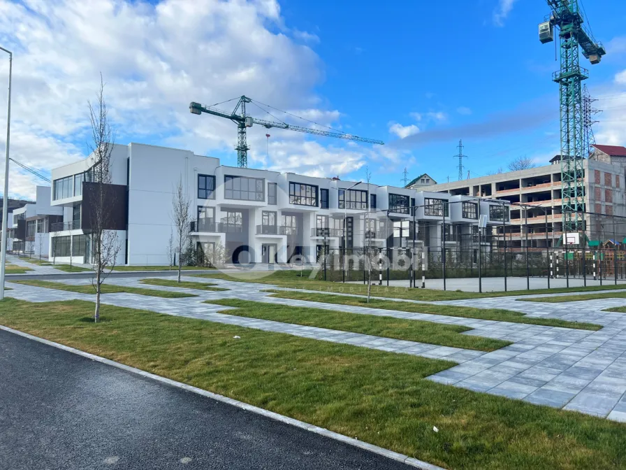 Townhouse,Buiucani, GHIOCEILOR