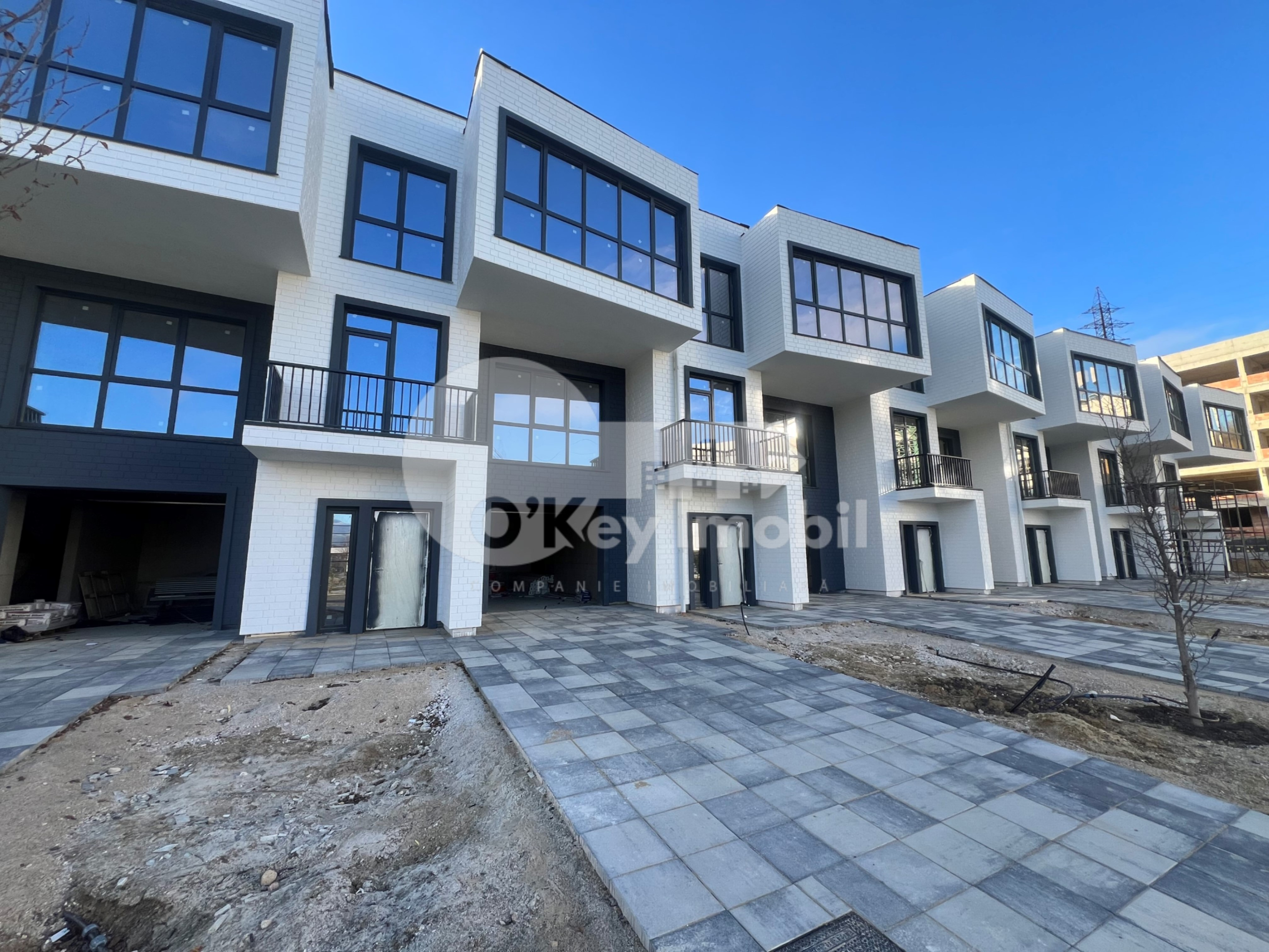 Townhouse,Buiucani, GHIOCEILOR