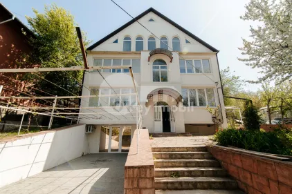 Дом, ПАЖУРИЙ