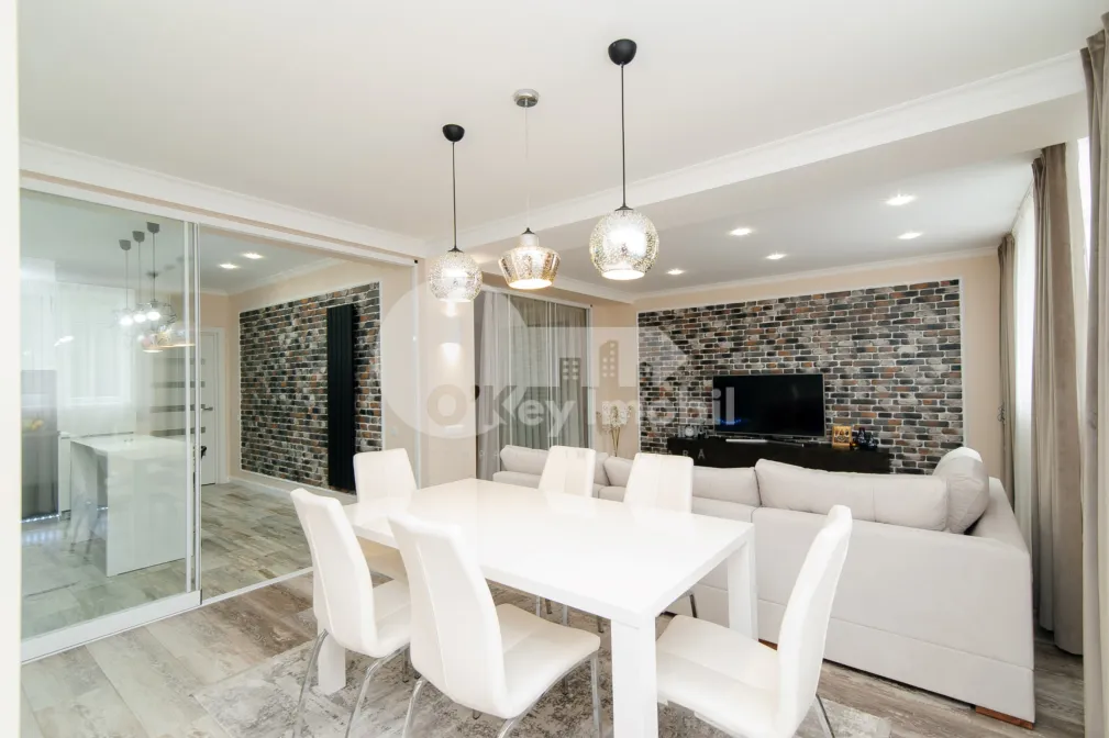 Apartament, Centru, MELESTIU