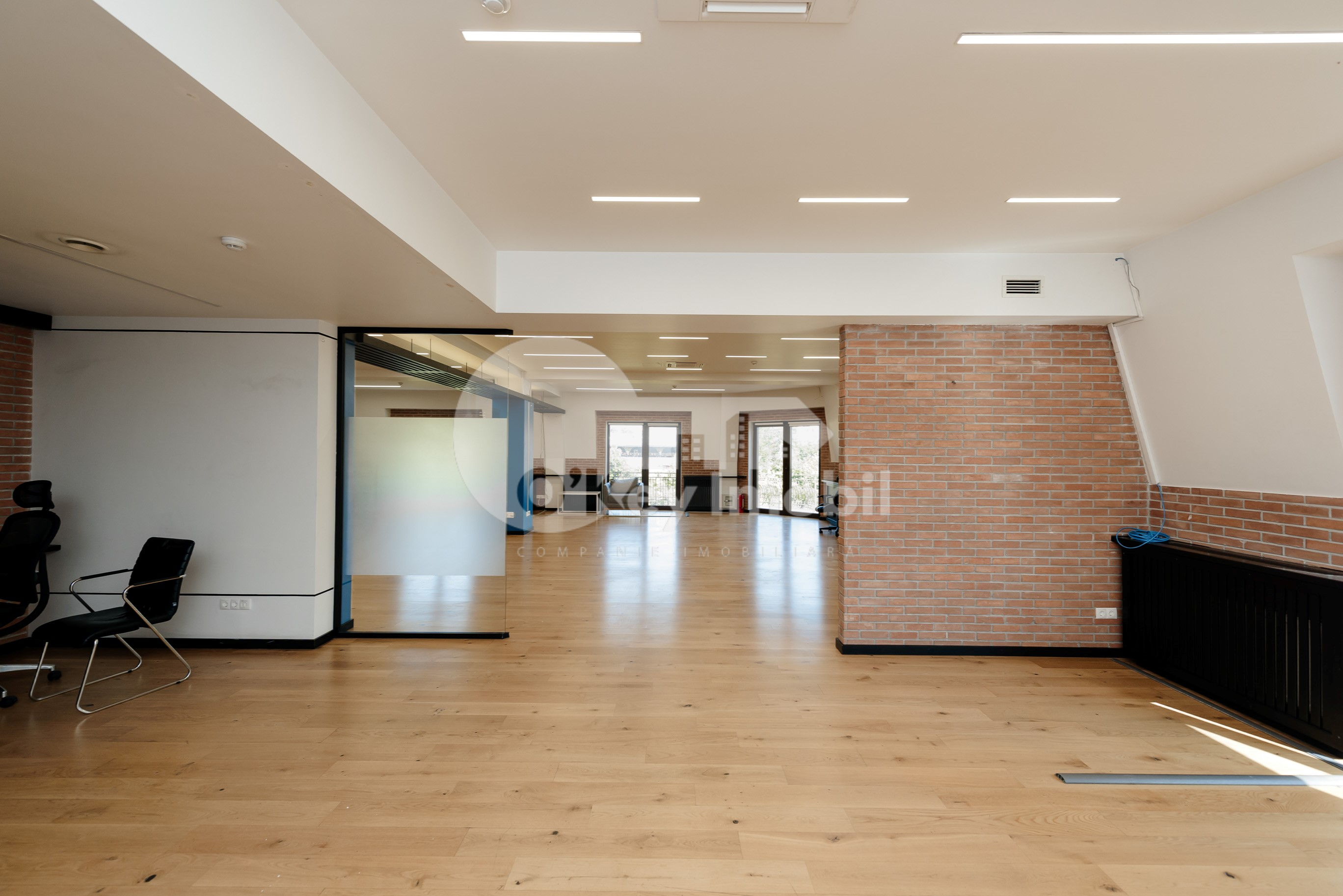 Oficiu, Centru, EUGEN DOGA