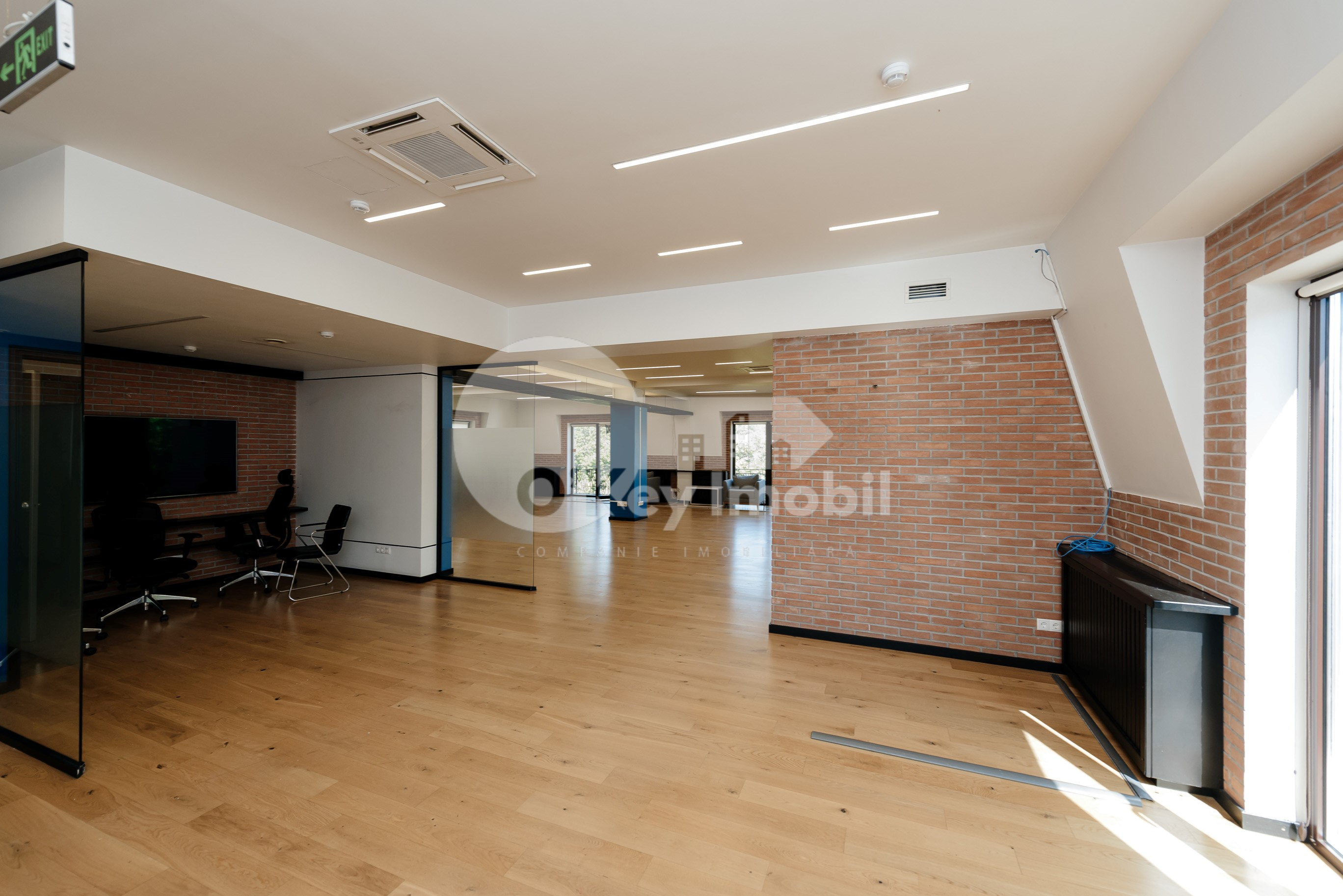 Oficiu, Centru, EUGEN DOGA