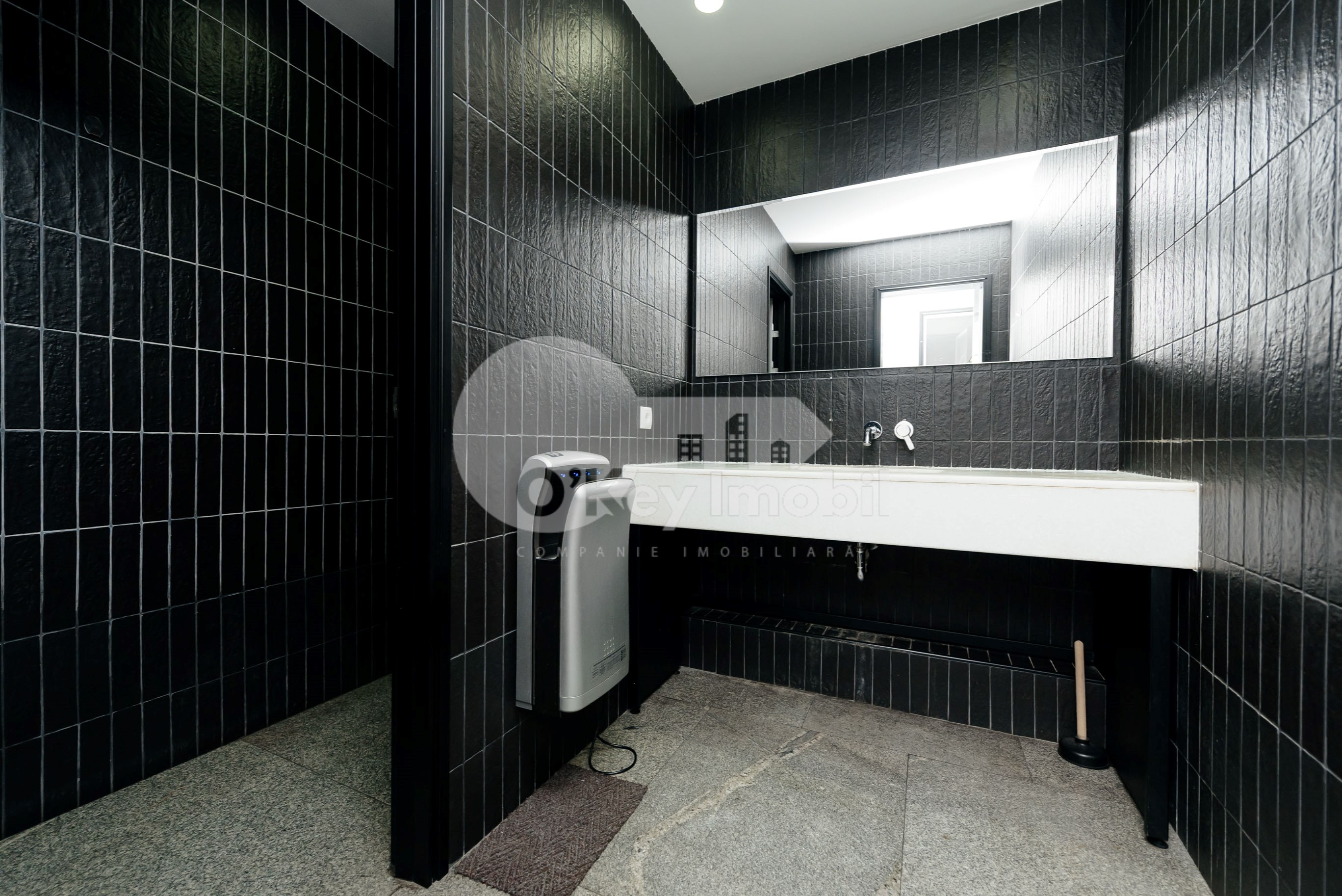 Oficiu, Centru, EUGEN DOGA