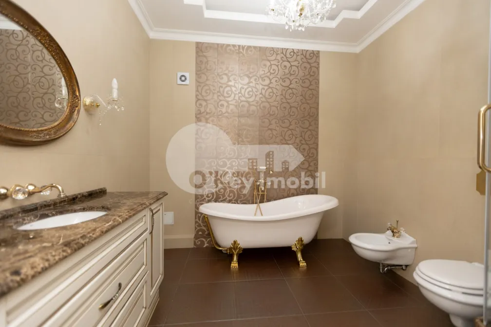 Квартира, Центр, А. МАТЕЕВИЧ