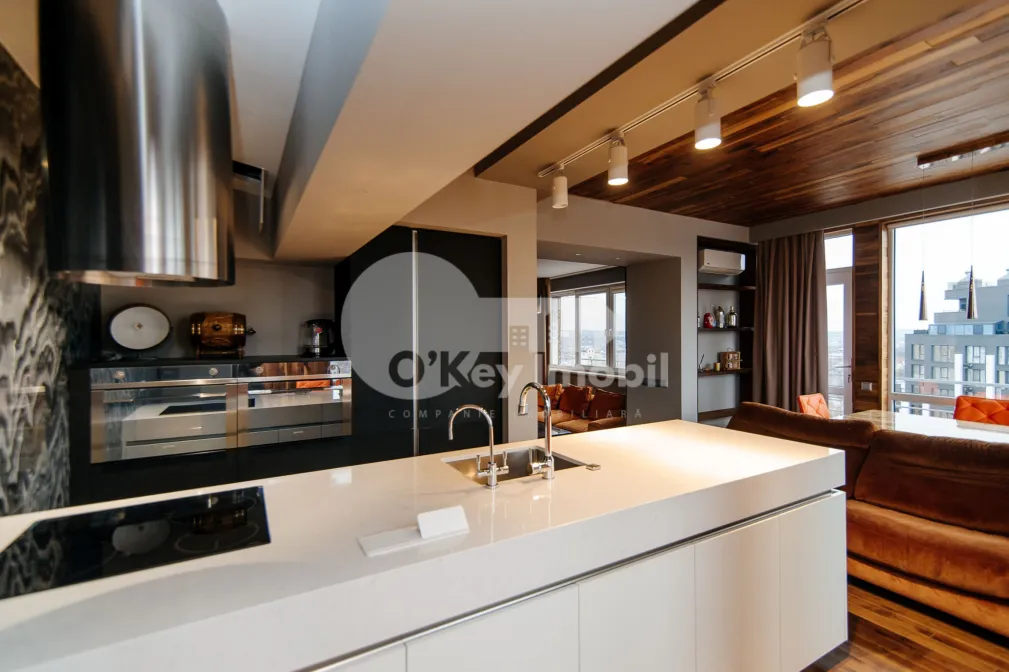 Пентхаус, Центр, ЛЕВ ТОЛСТОЙ