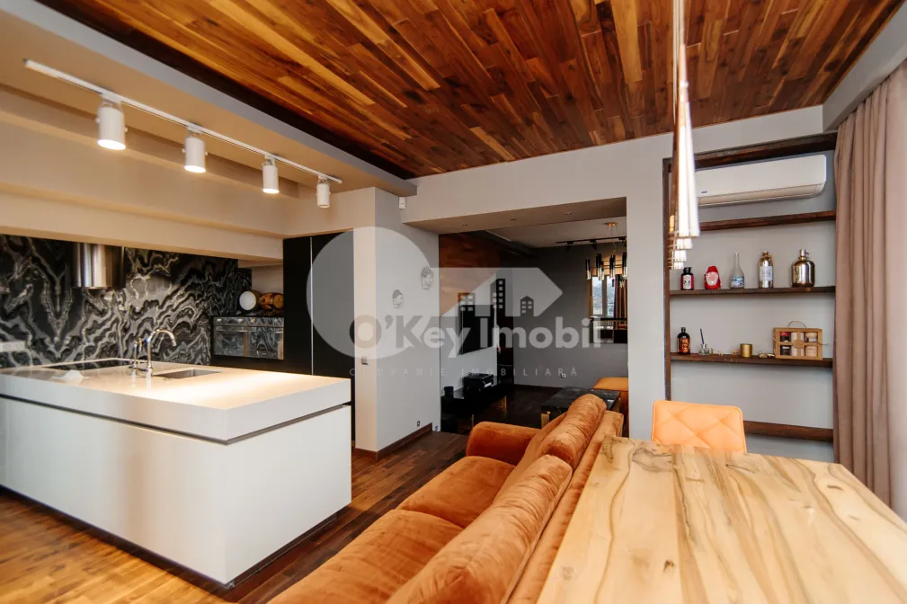 Пентхаус, Центр, ЛЕВ ТОЛСТОЙ