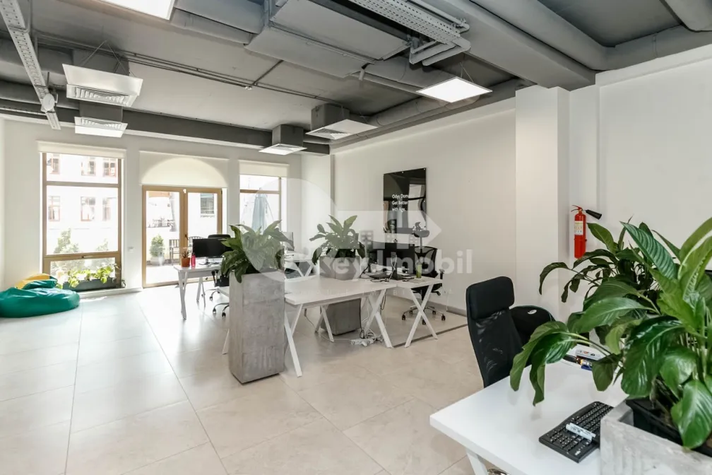 Офис, Центр, ПЕТРУ МОВИЛЭ