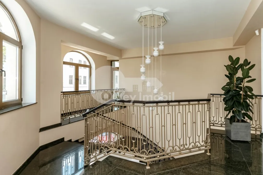 Офис, Центр, ПЕТРУ МОВИЛЭ