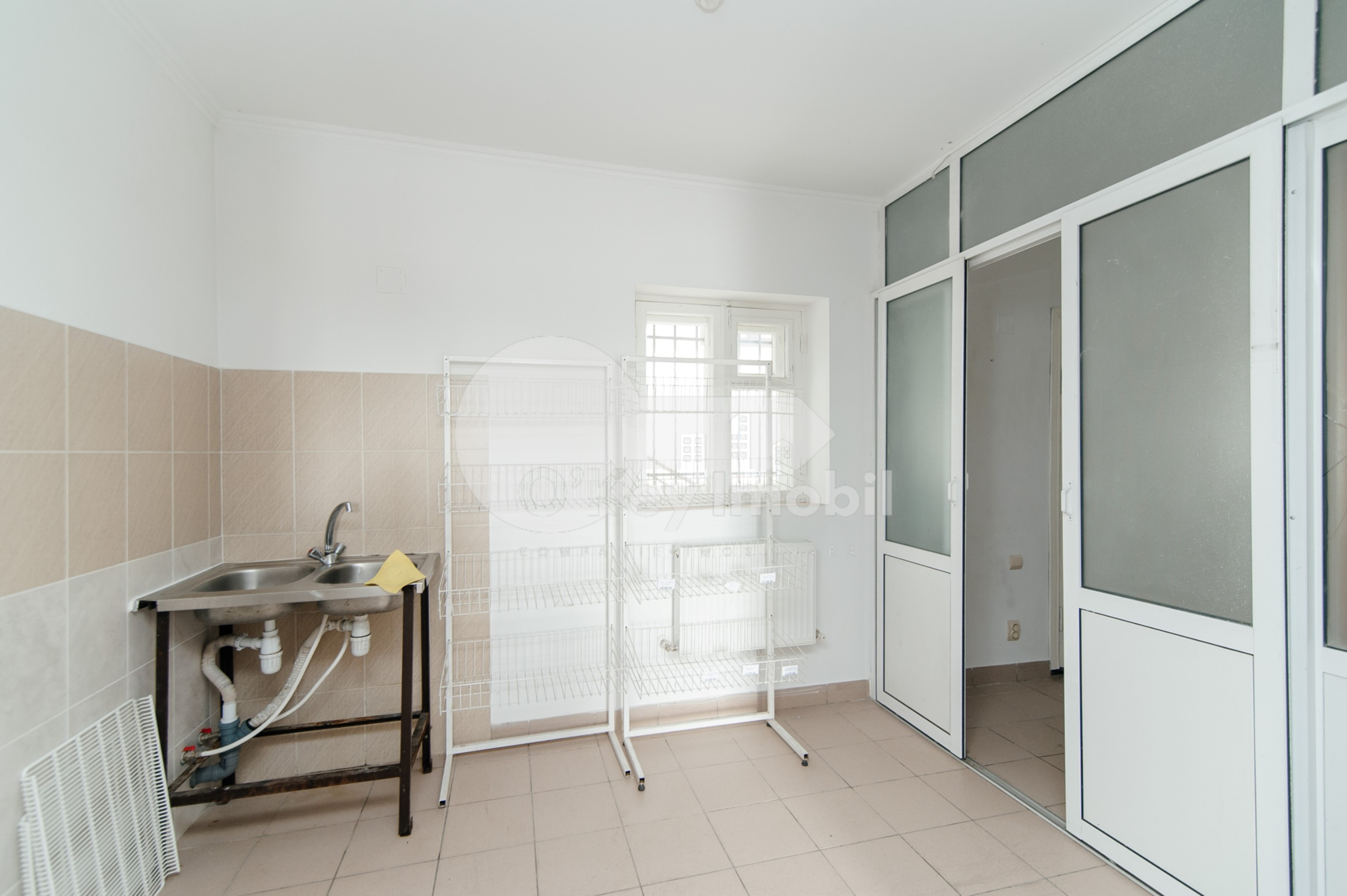 Spațiul comercial, Telecentru, SFÂNTA VINERE