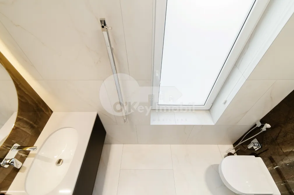 Townhouse, Telecentru, LACULUI