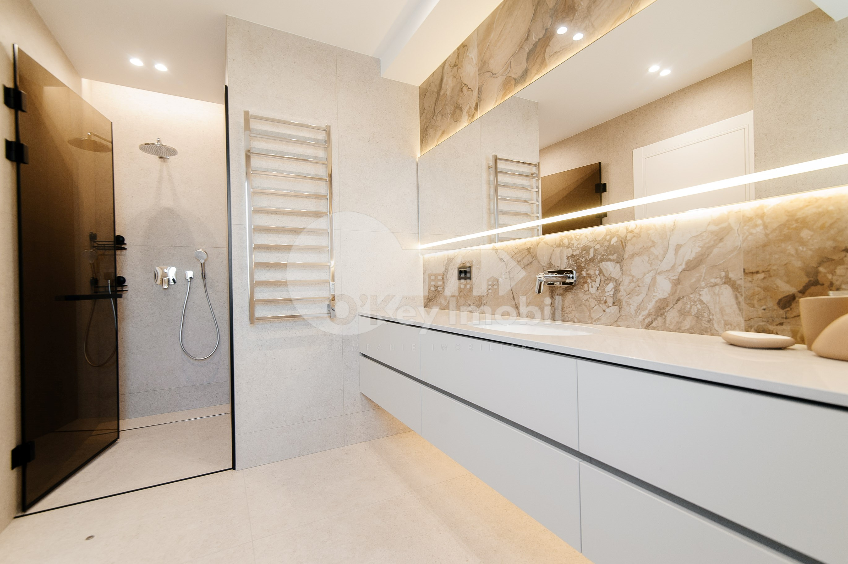 Townhouse, Telecentru, LACULUI