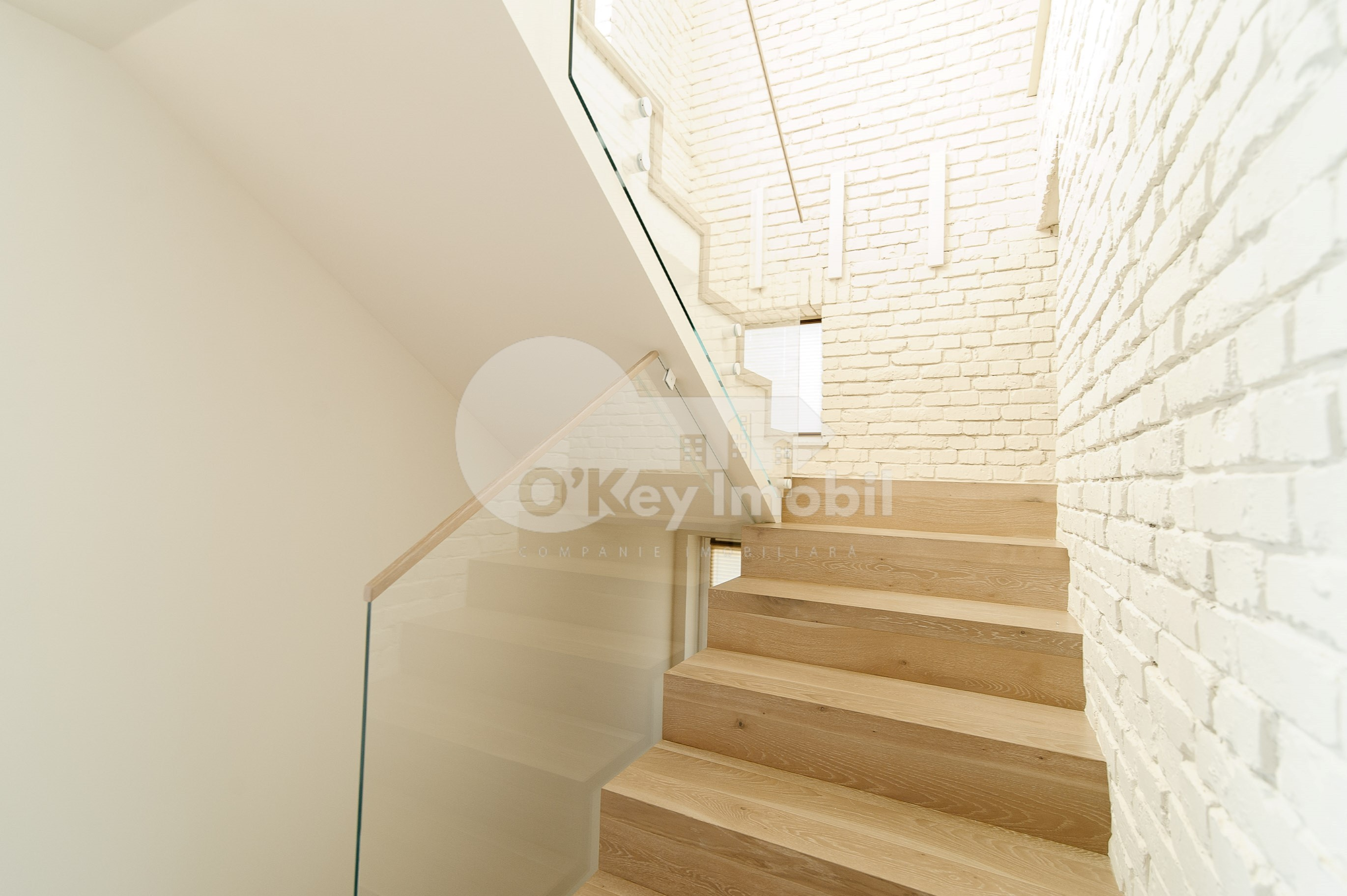 Townhouse, Telecentru, LACULUI