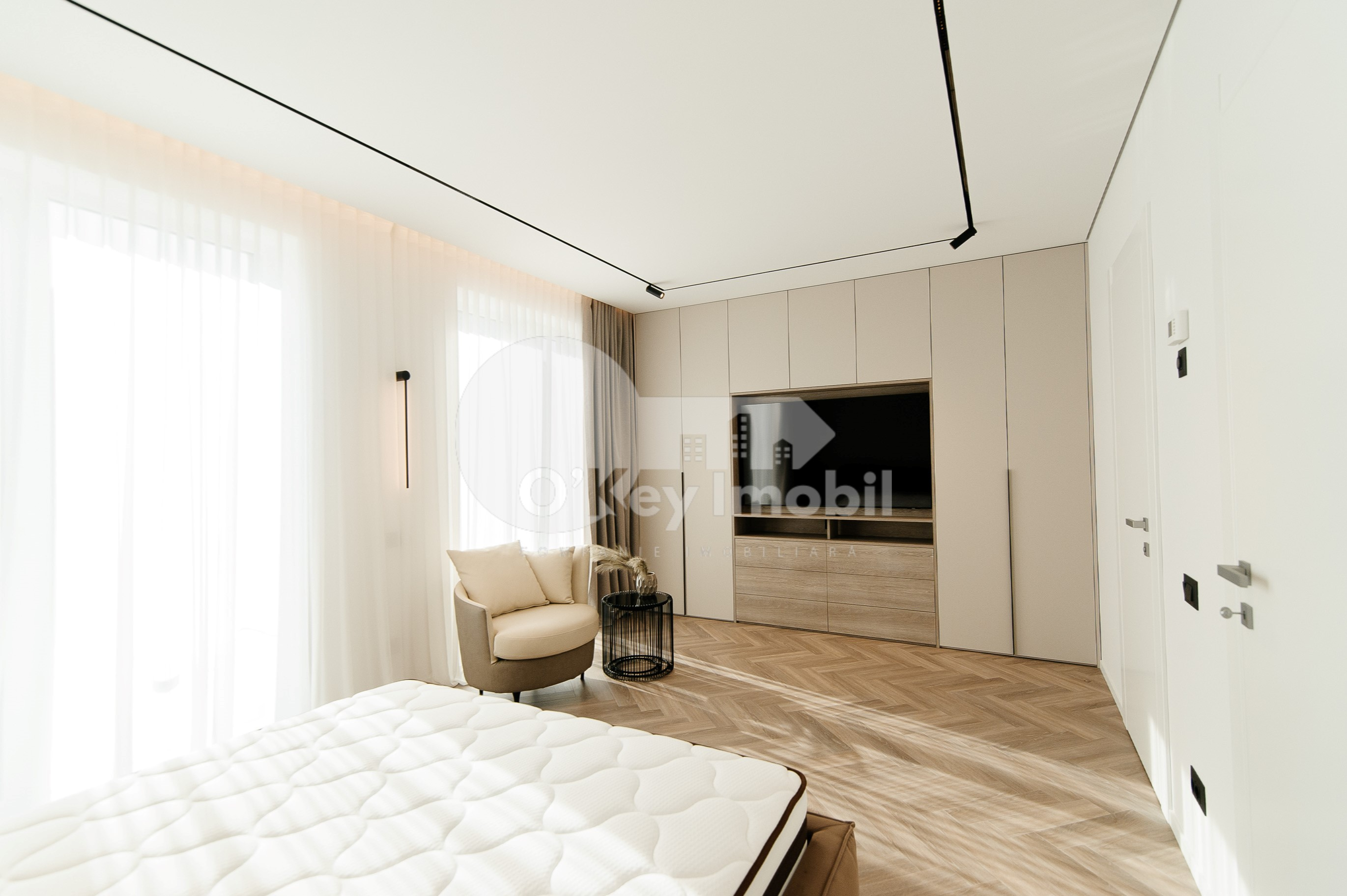 Townhouse, Telecentru, LACULUI