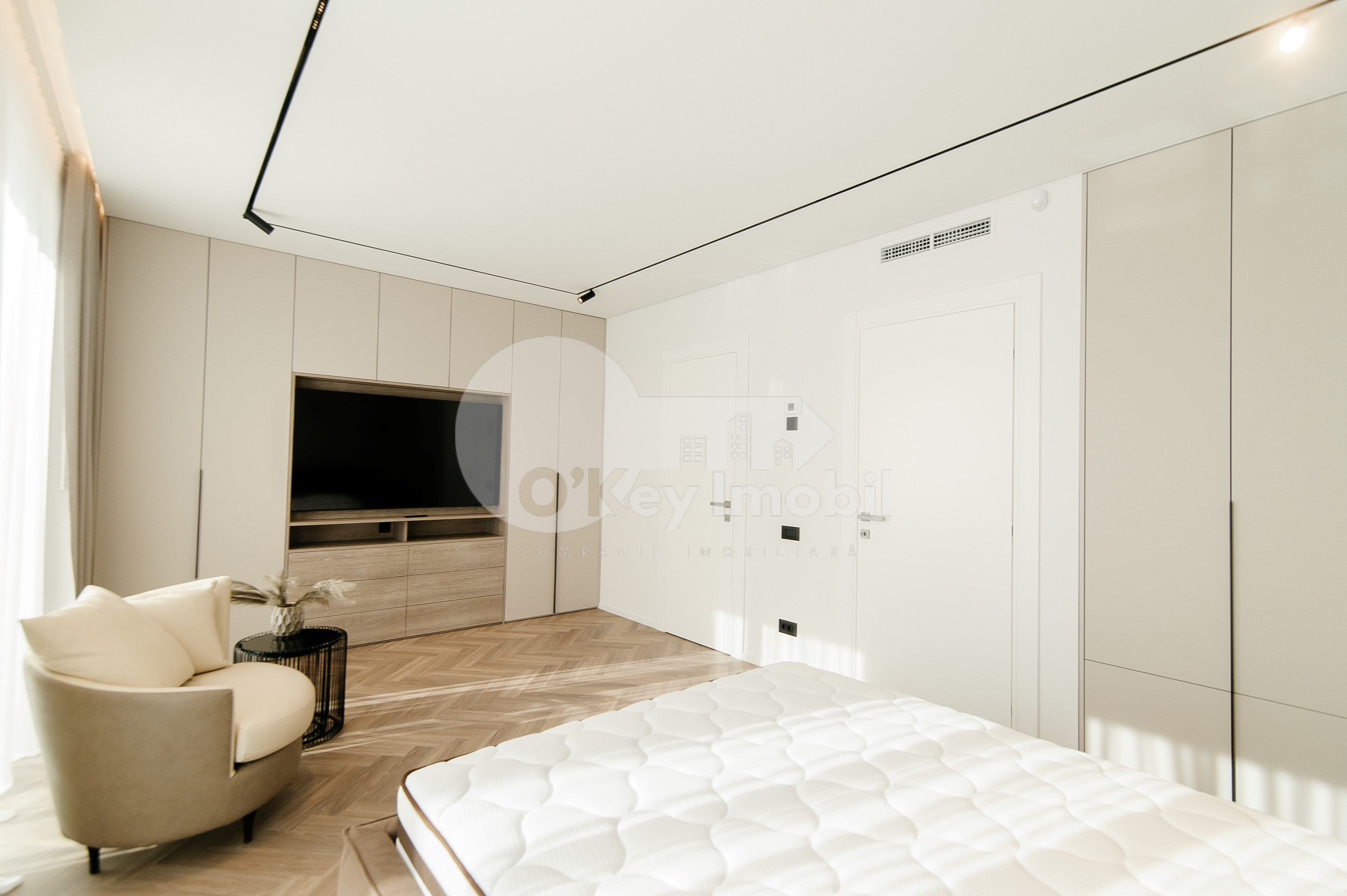 Townhouse, Telecentru, LACULUI