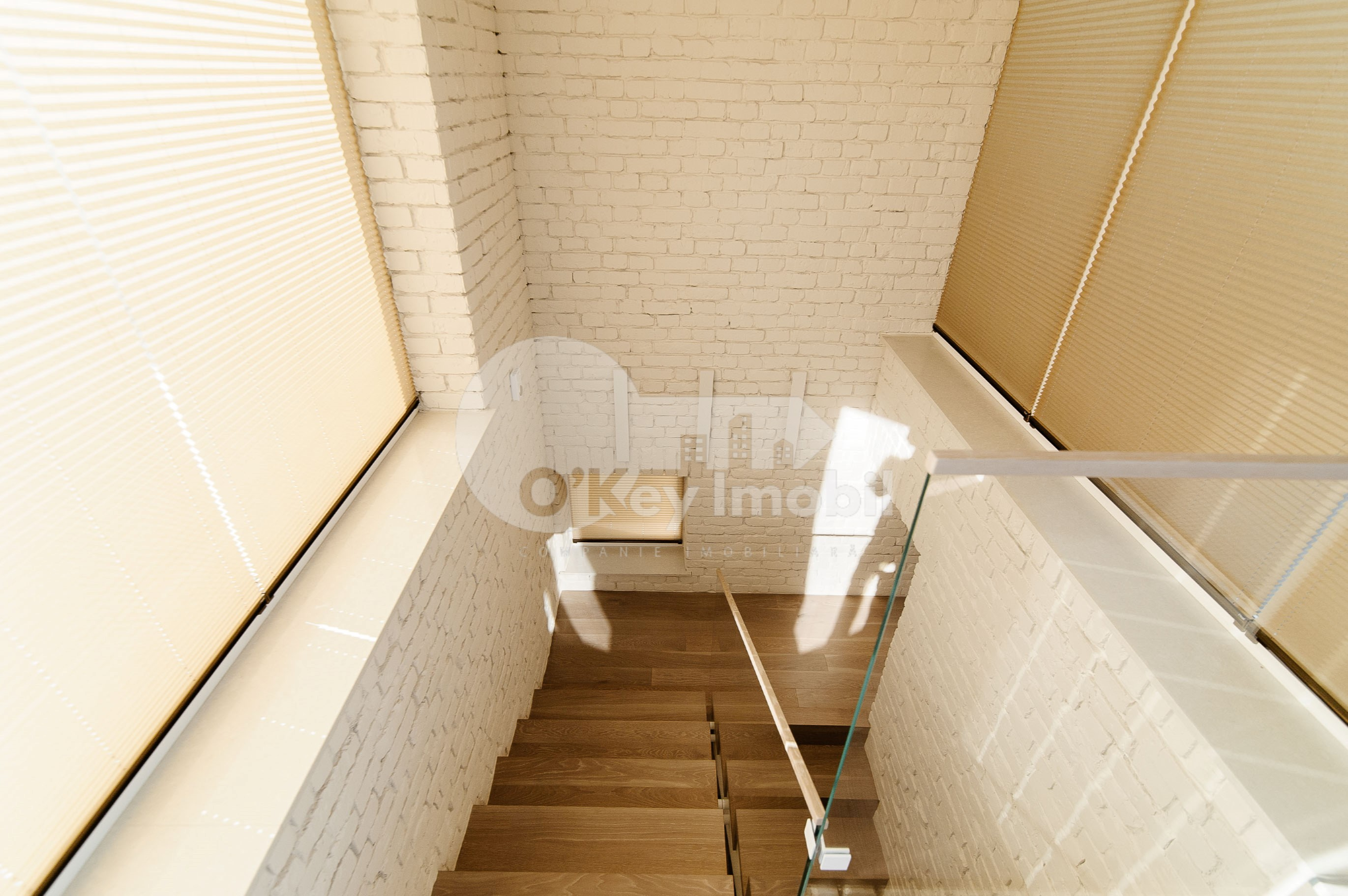 Townhouse, Telecentru, LACULUI