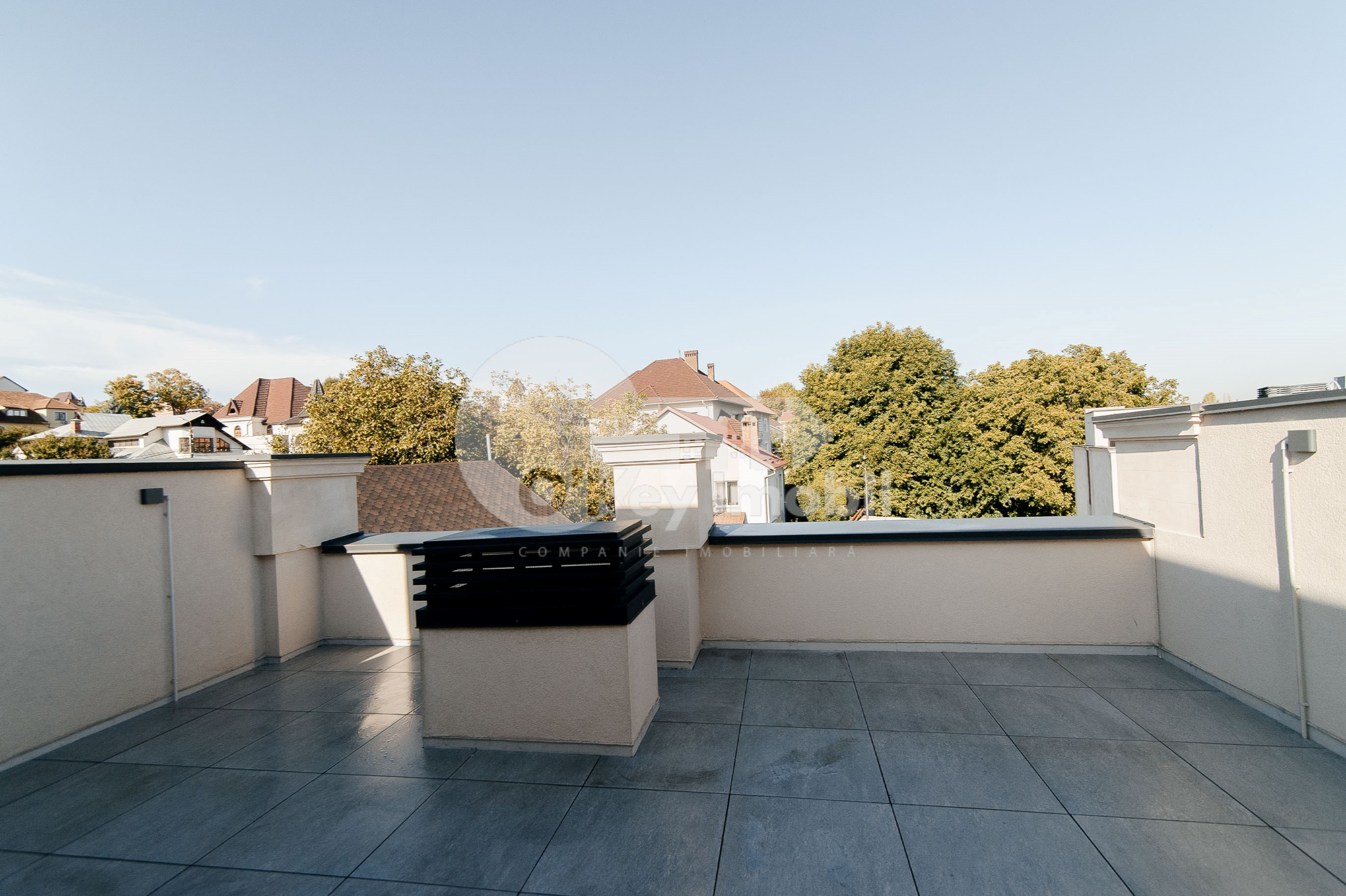 Townhouse, Telecentru, LACULUI