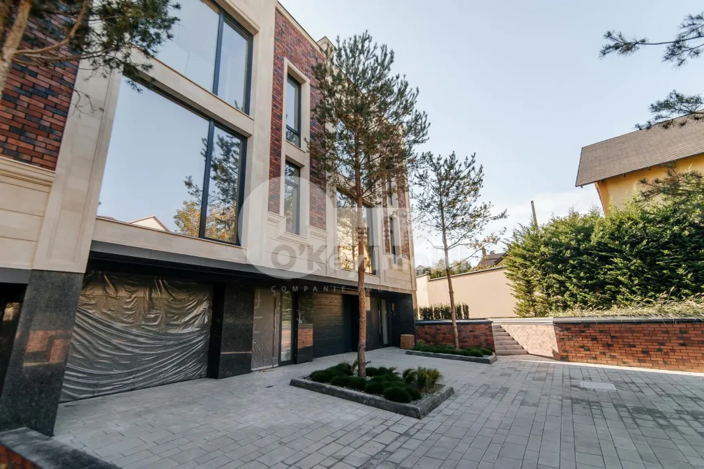 Townhouse, Telecentru, LACULUI