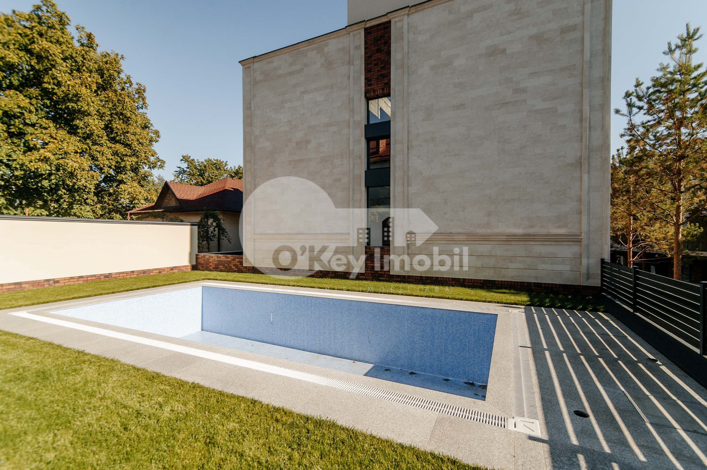 Townhouse, Telecentru, LACULUI