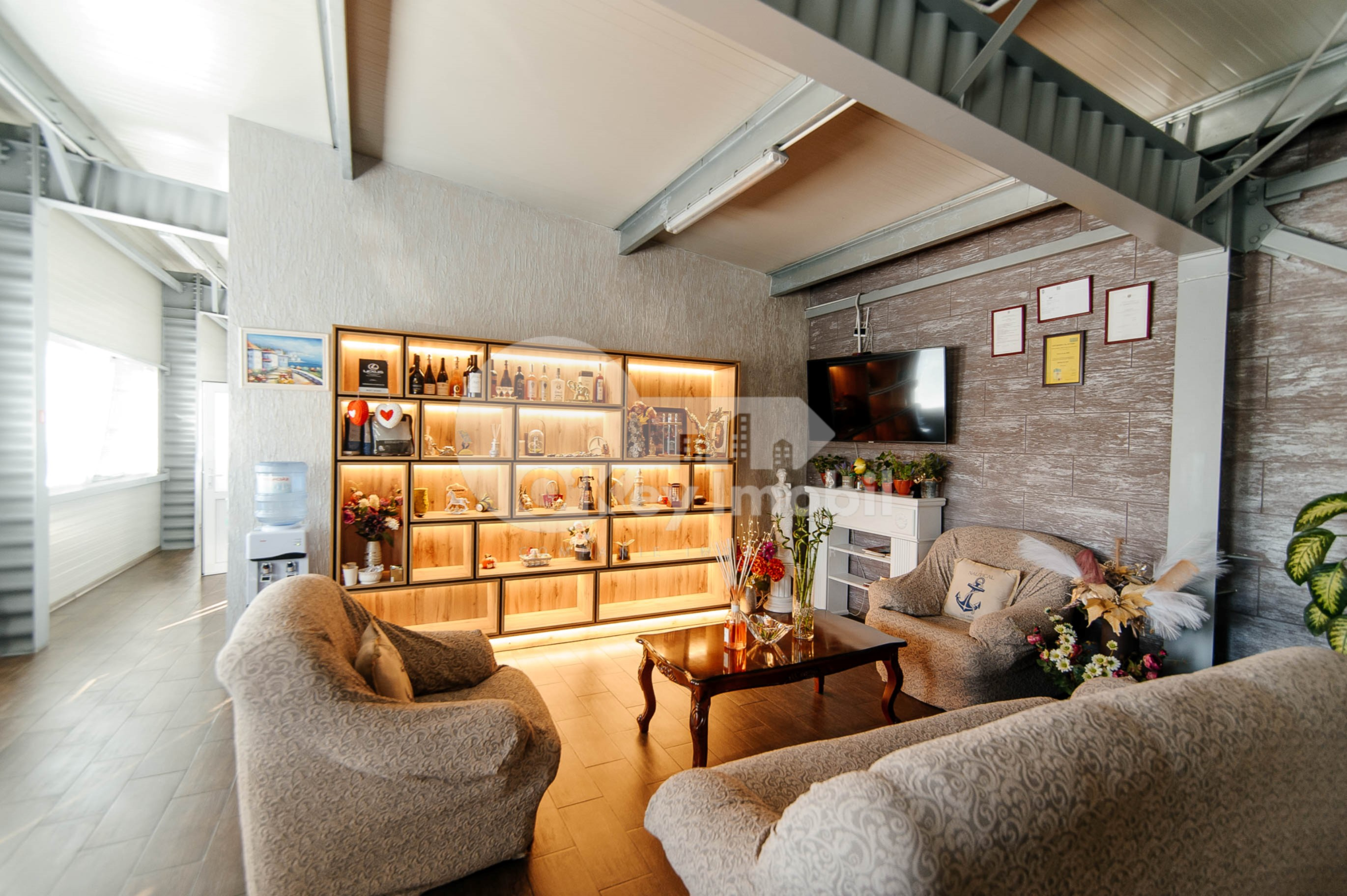 Afacere activă, BOTANICA