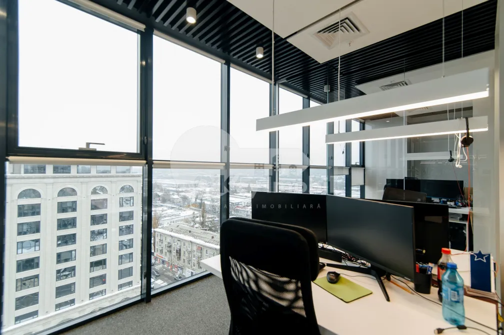 Офис, Центр, МИХАЙ ВИТЯЗУЛ