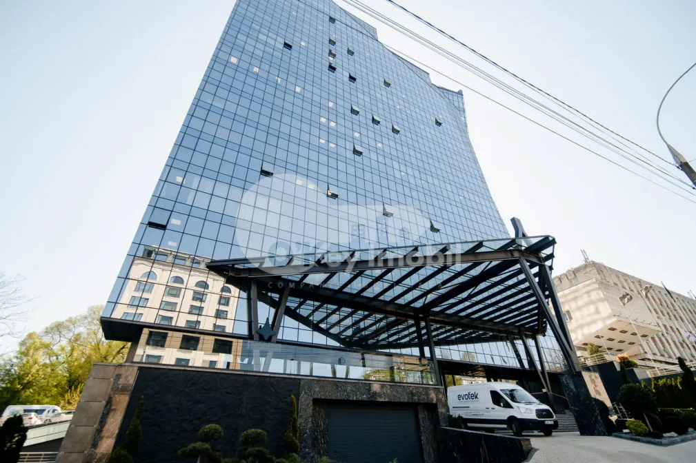 Офис, Центр, МИХАЙ ВИТЯЗУЛ