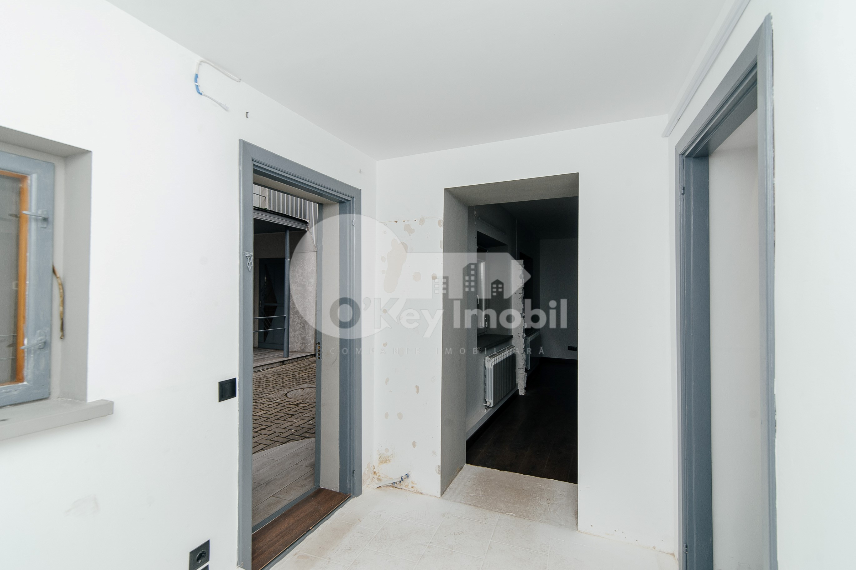 Oficiu, Centru, LĂPUȘNEANU